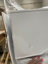 Load image into Gallery viewer, White Danby 22" 7.4 Cubic Feet Cu. Ft. Energy Star Smudge-Resistant Top Freezer Refrigerator