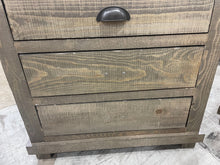 Load image into Gallery viewer, Lockridge 31'' Tall 3 - Drawer Bachelor's Chest