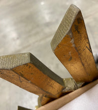 Load image into Gallery viewer, Sole Sunburst 35.5 in. H x 35.5 in. W Gold Round Framed Mirror AS IS (1947RR)