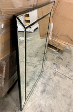 Load image into Gallery viewer, Will Accent Mirror (SB508)