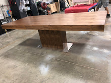 Load image into Gallery viewer, Gainsborough Extendable Dining Table, Walnut