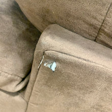 Load image into Gallery viewer, Beneduce 62.5" Wide Pillow Top Arm Loveseat
