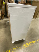 Load image into Gallery viewer, Alonza Mirror Dresser White