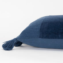 Load image into Gallery viewer, Aleni Tassels Throw Pillow
