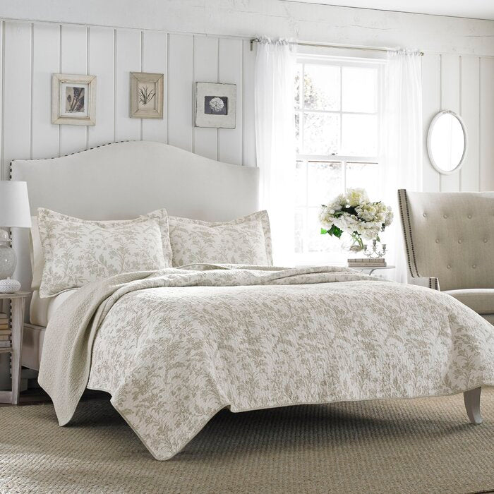 King Quilt + 2 Shams Off-White/Beige Amberley Floral 100% Cotton Reversible Quilt Set