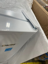 Load image into Gallery viewer, White Danby 22&quot; 7.4 Cubic Feet Cu. Ft. Energy Star Smudge-Resistant Top Freezer Refrigerator
