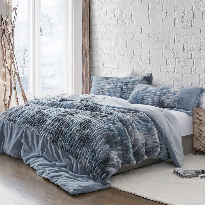 Badland Wolf Faux Fur Oversized Comforter Set, King