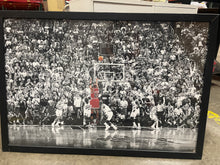 Load image into Gallery viewer, Michael Jordan Framed Print Final Sale pickup by 9/6
