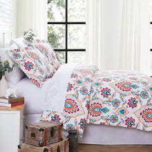 Load image into Gallery viewer, Marisol Comforter Set
