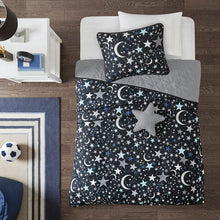 Load image into Gallery viewer, Twin Navassa Reversible Quilt Set with Throw Pillow
