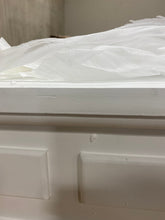 Load image into Gallery viewer, Lodge Mantel
