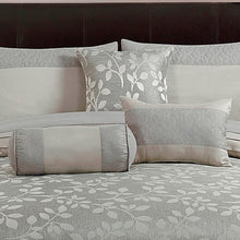 Load image into Gallery viewer, Wambaw Comforter, Queen
