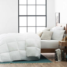 Load image into Gallery viewer, Queen Winter Microfiber Down Alternative Comforter
