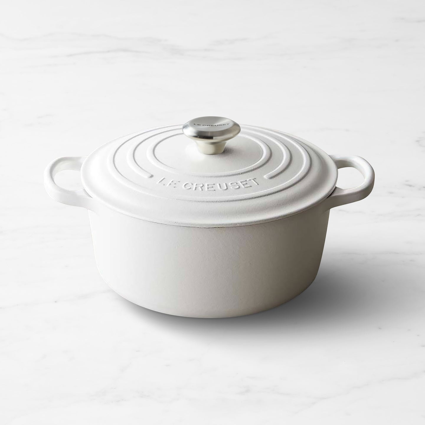 Le Creuset Signature Enameled Cast Iron Round Oven