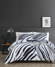 Load image into Gallery viewer, Muse 3 Piece Duvet Cover Set, King
