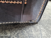 Load image into Gallery viewer, Veun 86.5&quot; Velvet  Sofa
