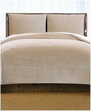 Load image into Gallery viewer, Christian Siriano Crinkle Velvet Full/Queen Comforter Set 1432CDR
