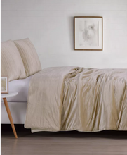 Load image into Gallery viewer, Christian Siriano Crinkle Velvet Full/Queen Comforter Set 1432CDR
