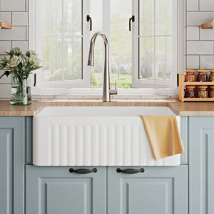 30" L x 18" W Farmhouse Kitchen Sink with Sink Grid and Basket Strainer