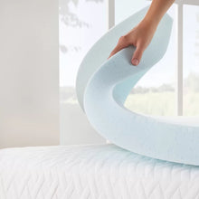Load image into Gallery viewer, 3&quot; Gel Memory Foam Mattress Topper, Queen
