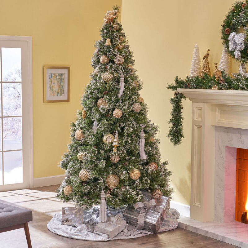 4.5' Green Spruce Artificial Christmas Tree with 250 Clear Lights SB2086