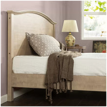 Load image into Gallery viewer, Blackstone Premier Wood Platform Bed Single, Full
