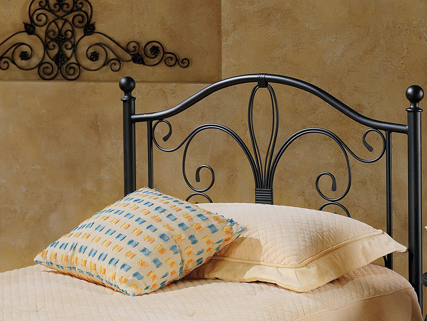 Hillsdale Milwaukee Double Headboard MRM692