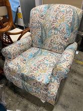 Load image into Gallery viewer, Lincolnton 33&#39;&#39; Wide Manual Standard Recliner
