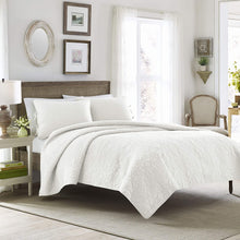 Load image into Gallery viewer, Quilt Set-100% Cotton, Reversible, All Season Bedding with Matching Sham(s), Pre-Washed for Added Softness, EC1083
