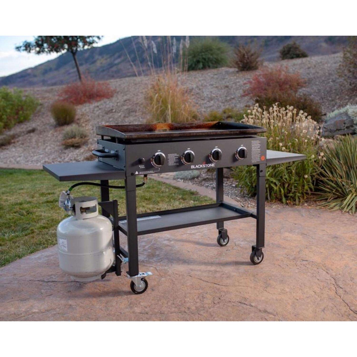 Blackstone 4 Burner Liquid Propane Outdoor Griddle Black