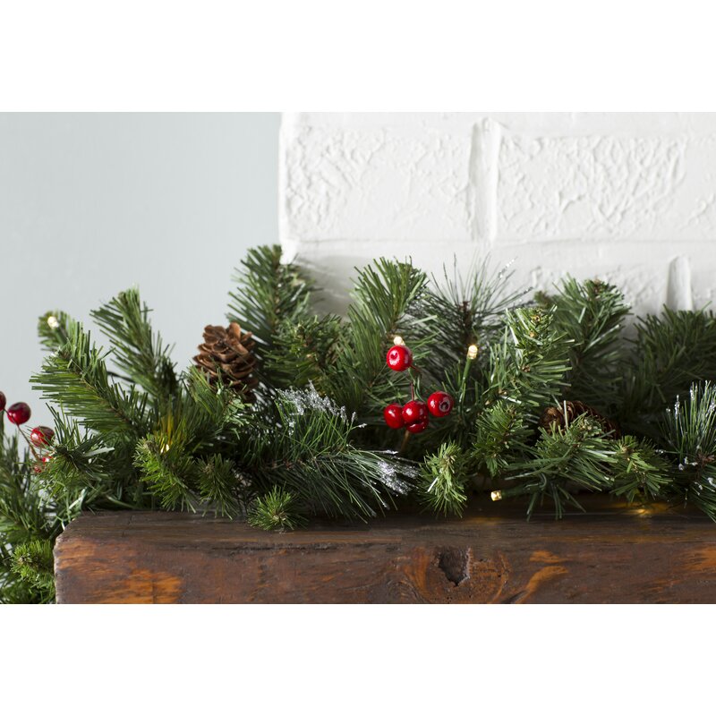 9' Pre-Lit Garland with 50 Lights