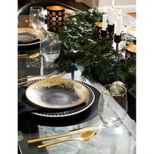 Load image into Gallery viewer, 9&#39; Pre-Lit Pine Garland with Lights
