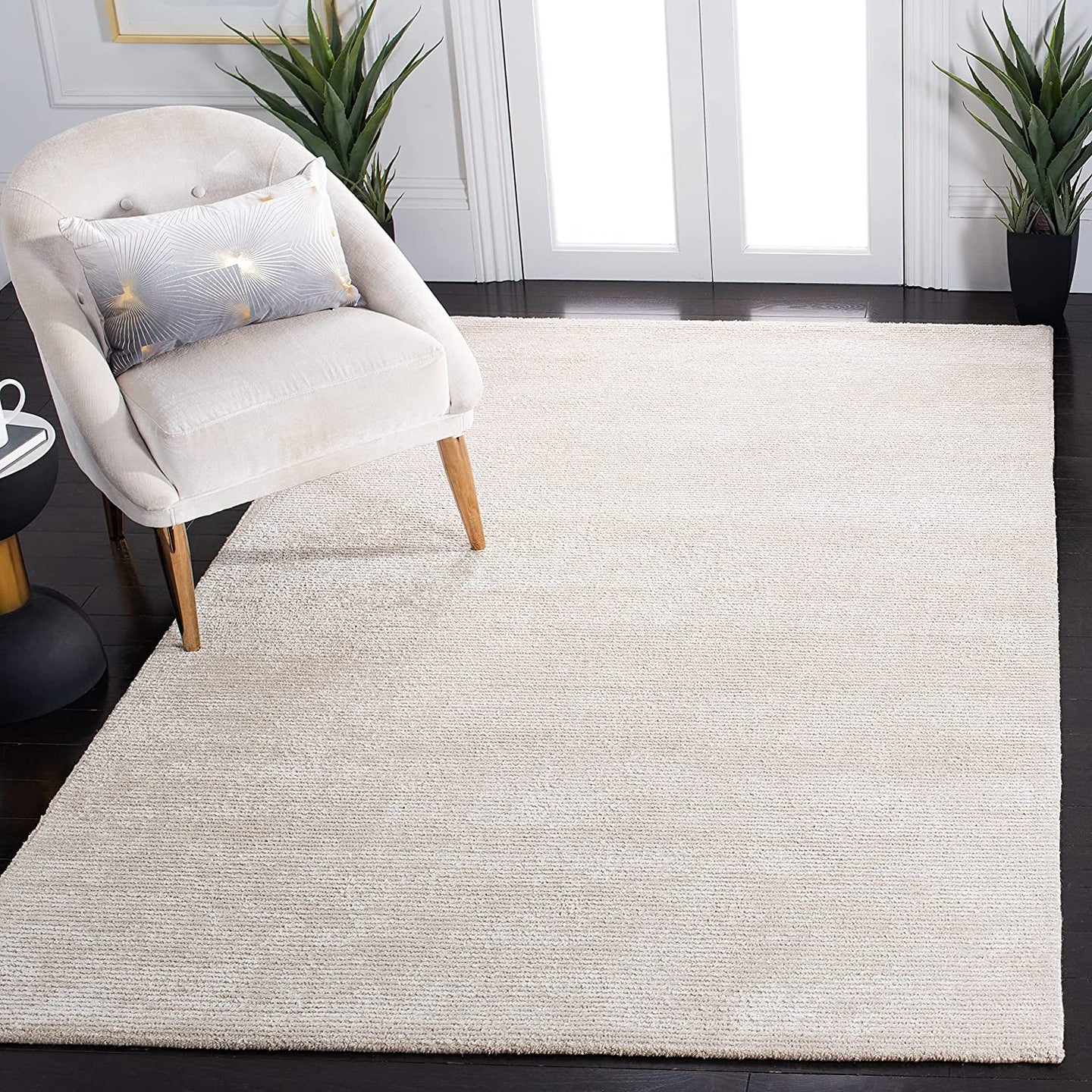 SAFAVIEH Himalaya Collection 4' x 4' Square Beige Handmade Wool & Viscose Entryway Living Room Foyer Bedroom Accent Rug
