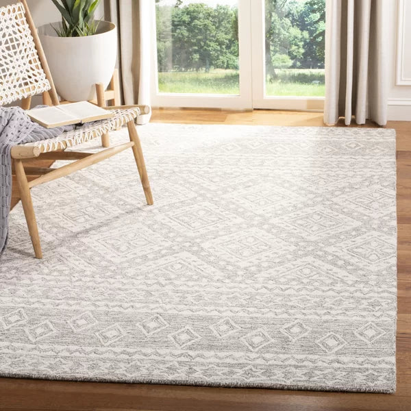 Abou Geometric Handmade Tufted Wool Area Rug in Gray/Ivory 4 x 6