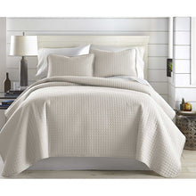 Load image into Gallery viewer, Acosta 2 Piece Reversible Quilt Set 152AH
