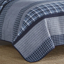 Load image into Gallery viewer, King Adleson Navy/Gray Standard Cotton 136 TC Reversible Modern &amp; Contemporary Quilt
