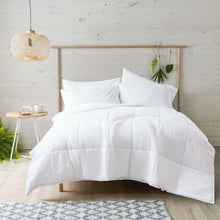 Load image into Gallery viewer, King White All Season Polyester Down Alternative Comforter 1091AH
