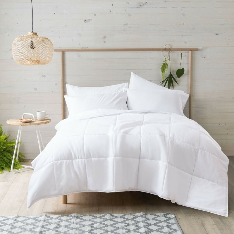King White All Season Polyester Down Alternative Comforter 1091AH