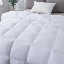 Load image into Gallery viewer, Allam Microfiber Reversible Comforter queen
