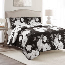 Load image into Gallery viewer, Allbritton Reversible Quilt Set MRM428
