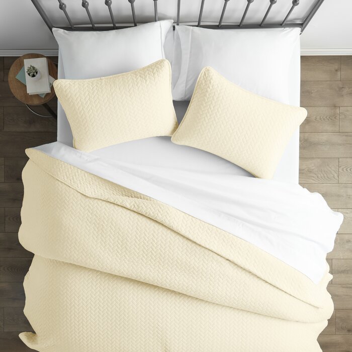 Twin/Twin XL Coverlet + 1 Standard Sham Yellow Antiochos Microfiber Modern & Contemporary Coverlet / Bedspread Set