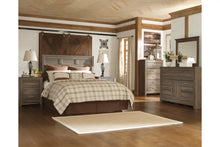 Load image into Gallery viewer, Juararo Queen Panel Headboard
