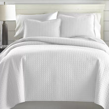 Load image into Gallery viewer, Barron Microfiber Reversible Quilt Set, King/Cal. King
