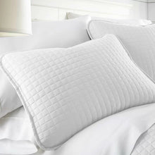 Load image into Gallery viewer, Barron Microfiber Reversible Quilt Set, King/Cal. King
