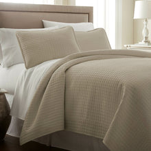 Load image into Gallery viewer, Barron Microfiber Reversible Quilt Set
