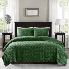 Load image into Gallery viewer, Coverlet/Bedspread Set 190AH
