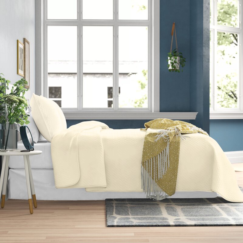 King Coverlet + 2 Shams Yellow Glennville Coverlet / Bedspread Set 234AH