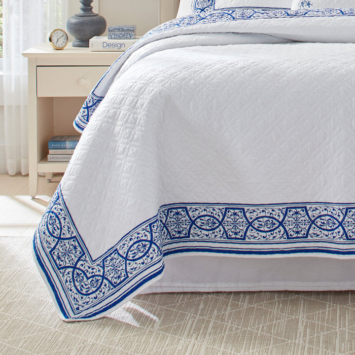 Laura Ashley 100% Cotton Quilt, Queen