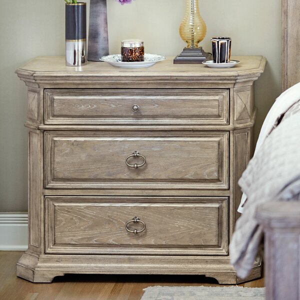 Campania 3 - Drawer Bachelor's Chest Weathered Sand