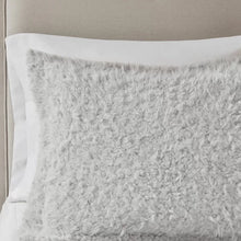 Load image into Gallery viewer, Chylah Microfiber Reversible Comforter Set full/queen
